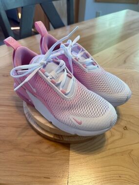Nike Air Max 270 Kids Pink & White Sneakers – Size 1.5Y – NEW Without Box